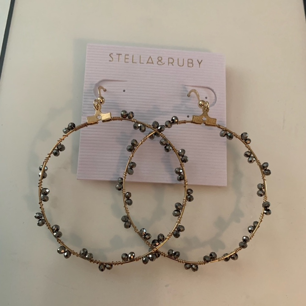Stella & Ruby Gold Hoop Earrings